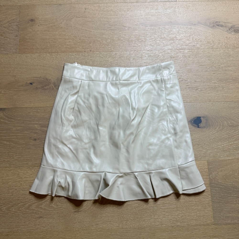 Amaryllis Cream Mini Skirt with Ruffle Hem pleather